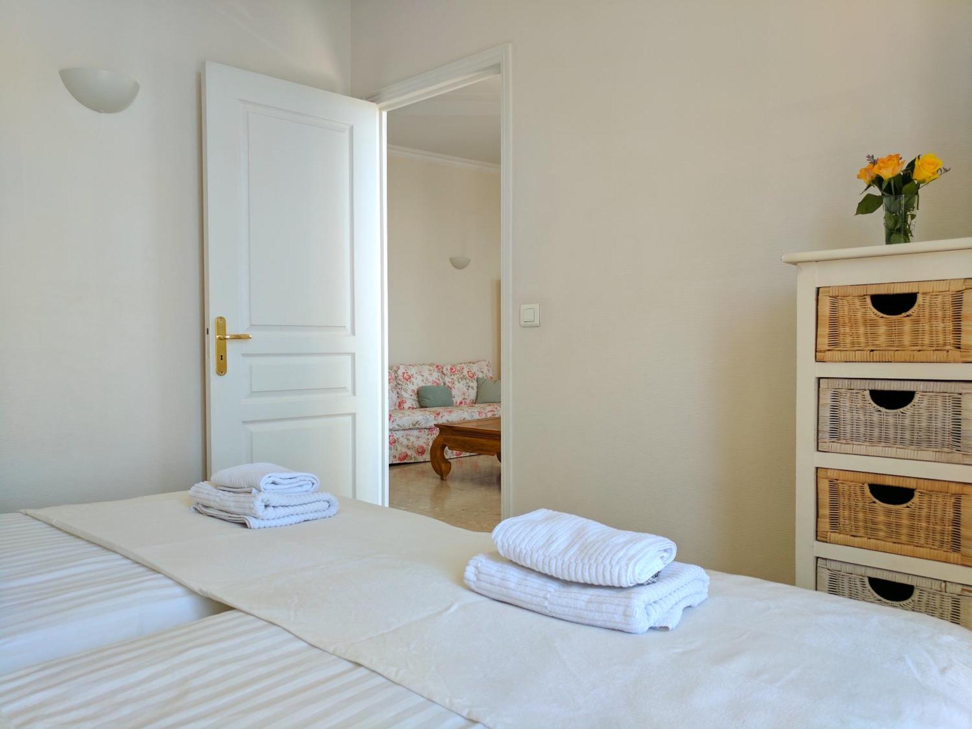 Citilet Louis Blanc 1,2,3 - Three Gorgeous, Open-Plan Apartments Cannes Exteriör bild